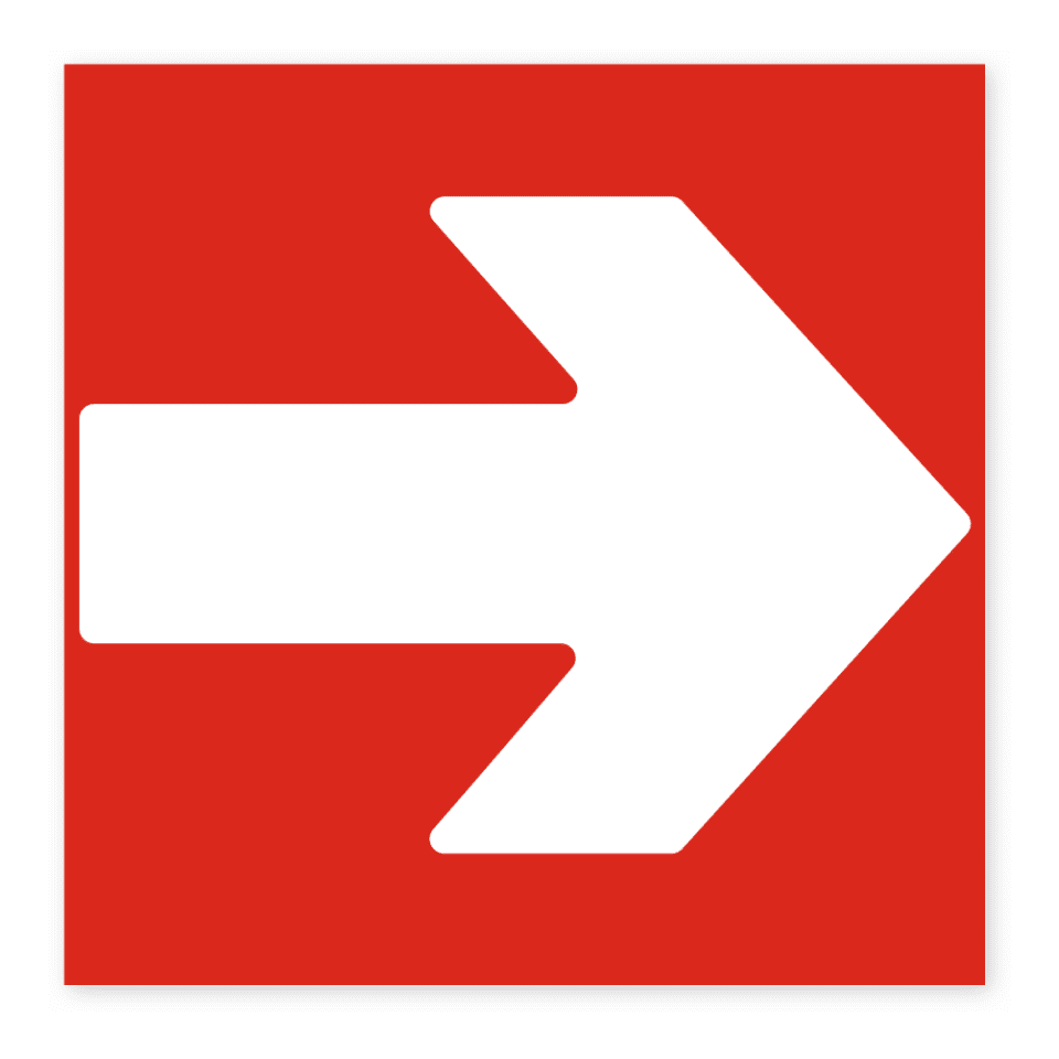 Riktningspil-skylten har storleken 148x148mm och tillverkas i materialet Dekal. Denna standardskylt kan anpassas så att du kan skapa din egen version av skylten.